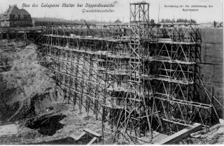 Bau der Talsperre - Einger�stet Wasserseite